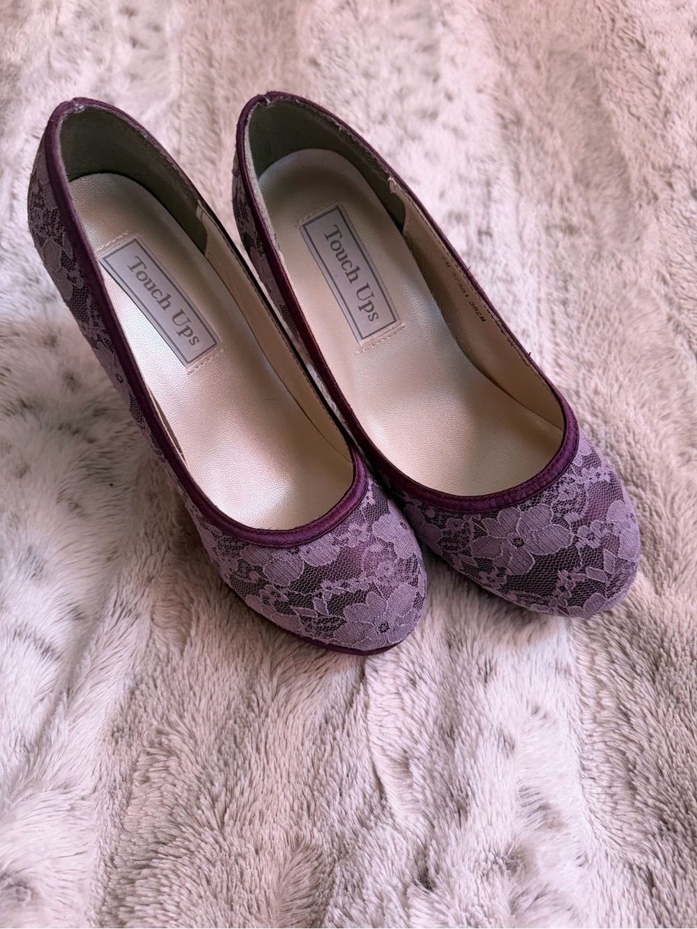 Touch Ups Lavender Lace Round-Toe Pumps